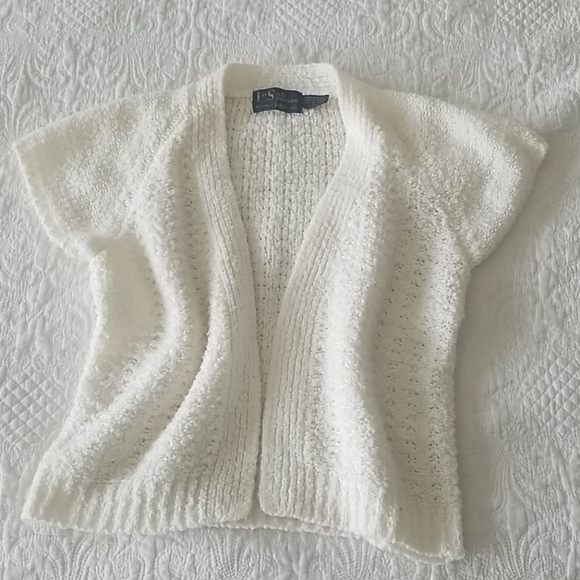 Vintage Sweaters - Vintage S Off-White Shrug Sweater 🌹
